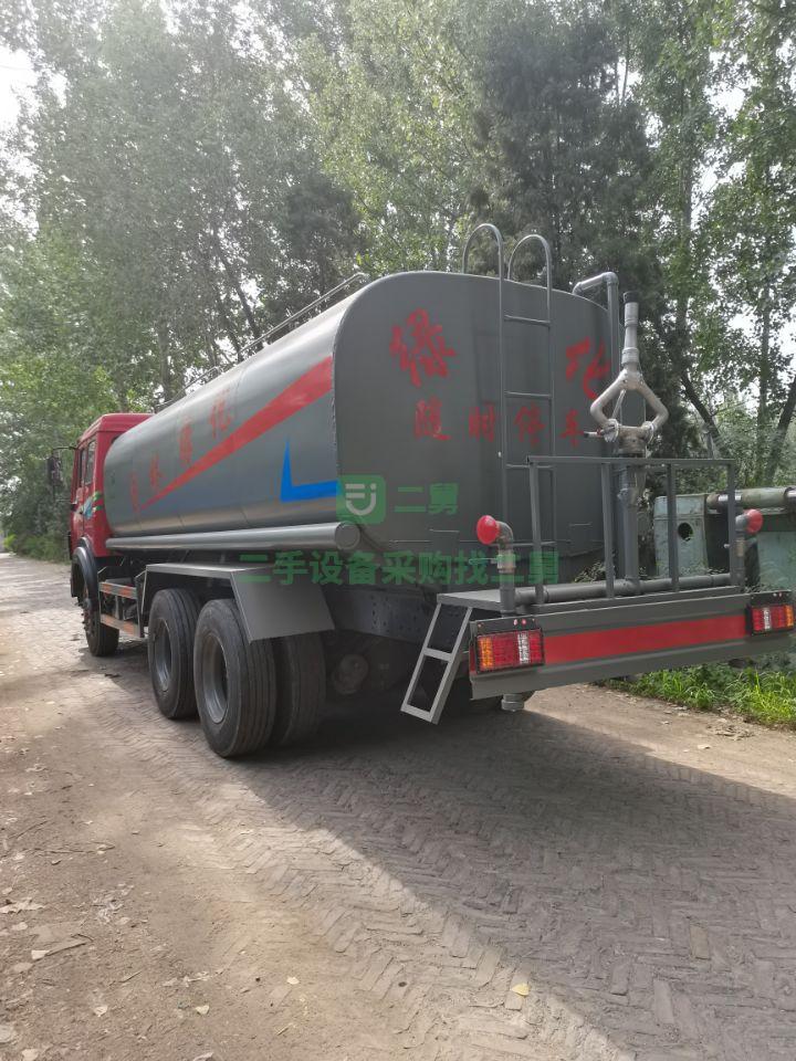 出售二手九成新的北方奔馳二十噸灑水車