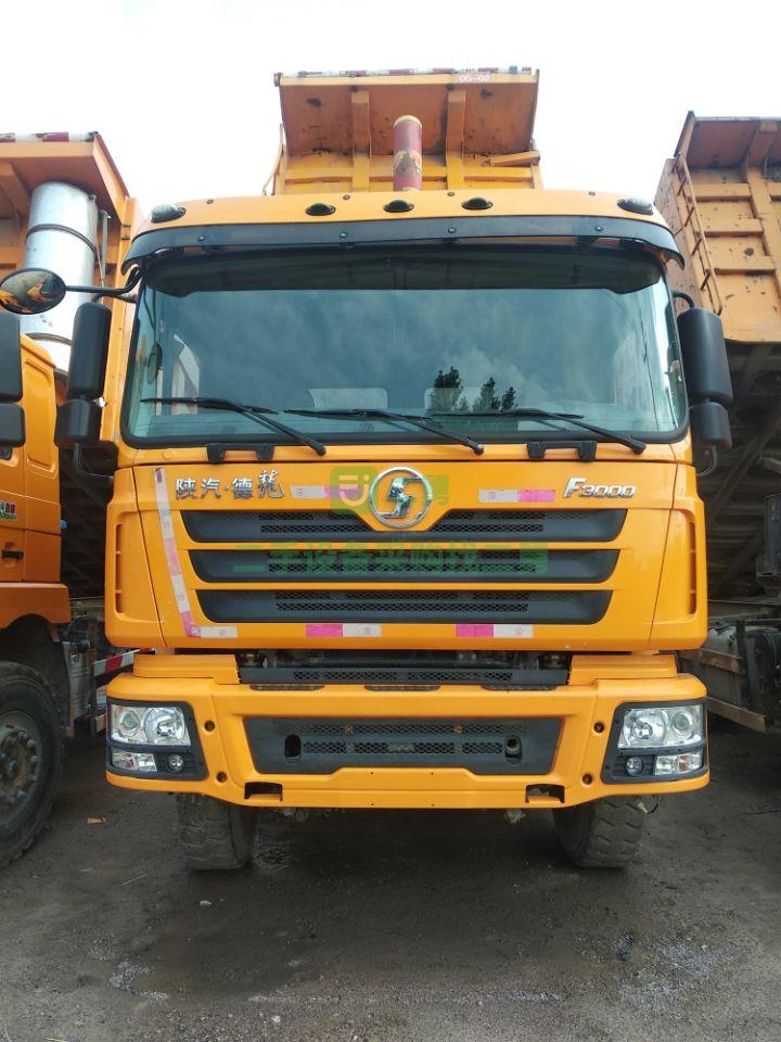 出售二手的九成新的380馬力德龍F3000土方車