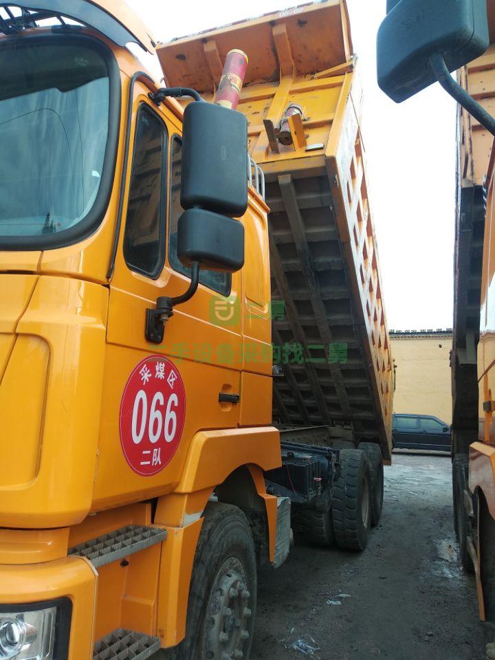 出售二手的九成新的380馬力德龍F3000土方車