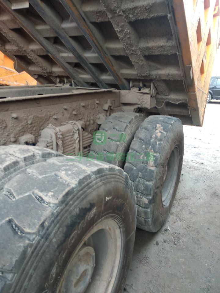 出售二手的九成新的380馬力德龍F3000土方車