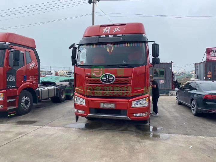 急售2018年的精品一汽解放J6P牽引車420馬力北方版