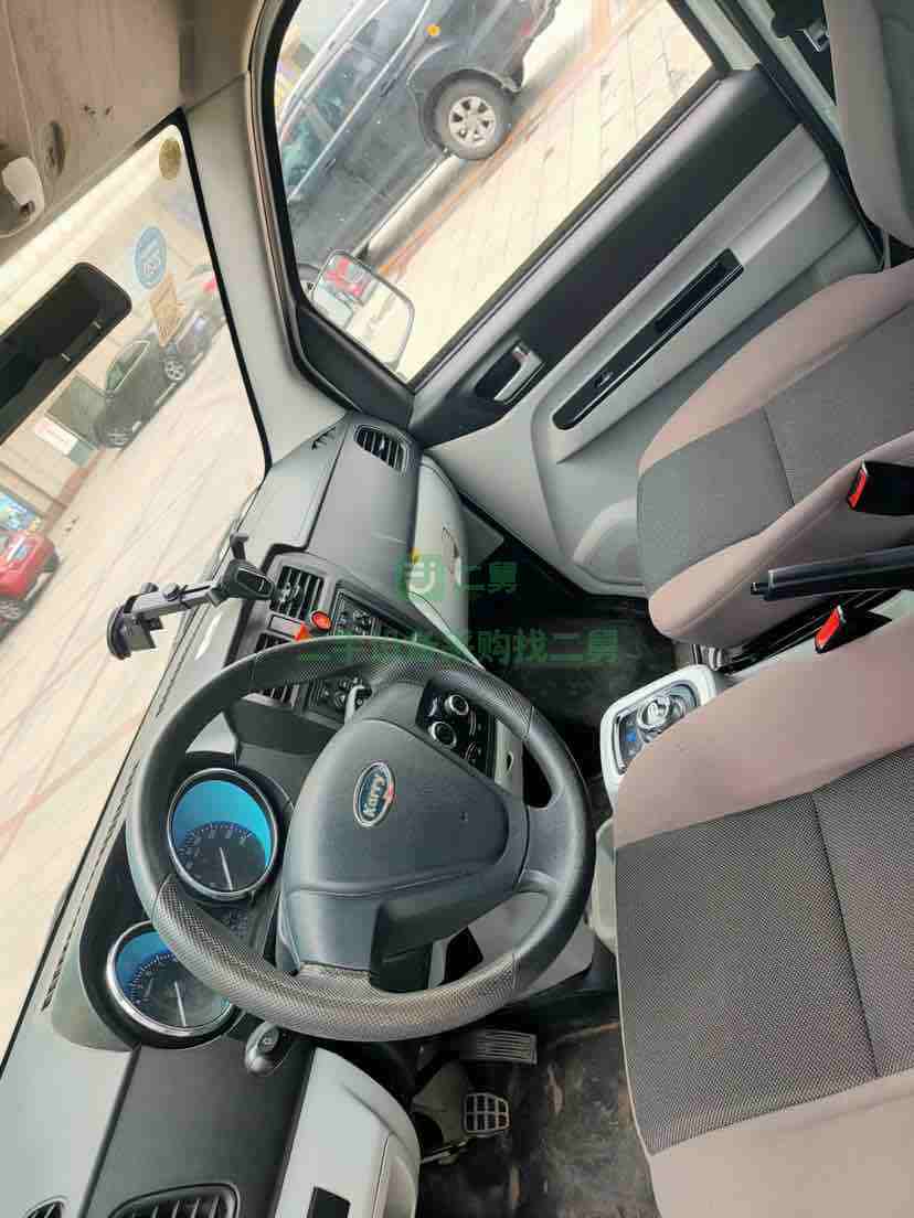 出售八成新左右的新能源純電動封閉式貨車