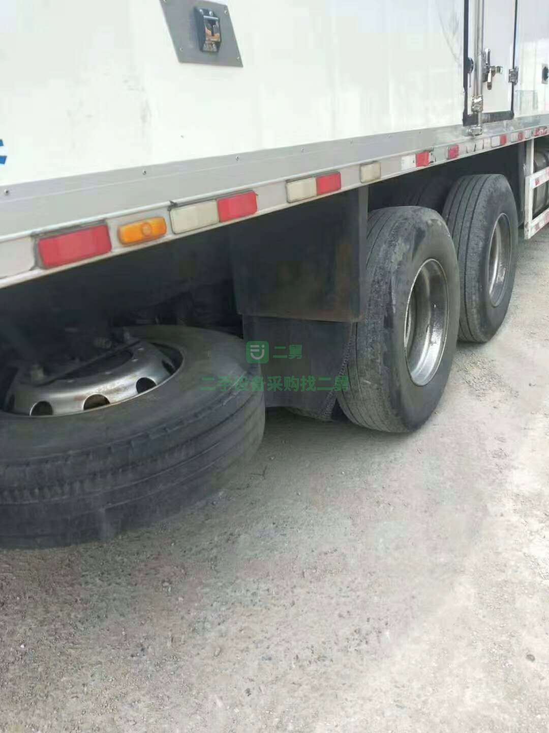 精品君樂寶酸奶車！歐曼360馬力冷藏車出售
