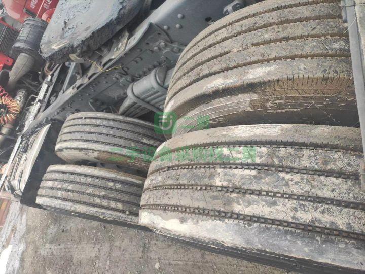 一年兩個(gè)月乘龍400濰柴發(fā)動(dòng)機(jī)牽引車出售，帶全保險(xiǎn)  車況精