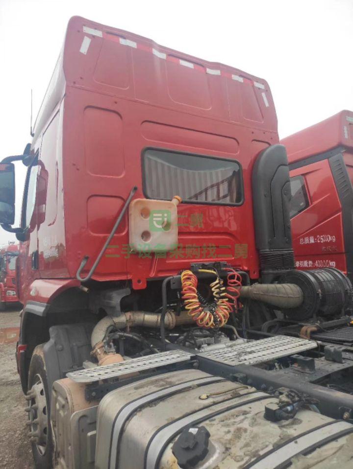 一年兩個(gè)月乘龍400濰柴發(fā)動(dòng)機(jī)牽引車出售，帶全保險(xiǎn)  車況精