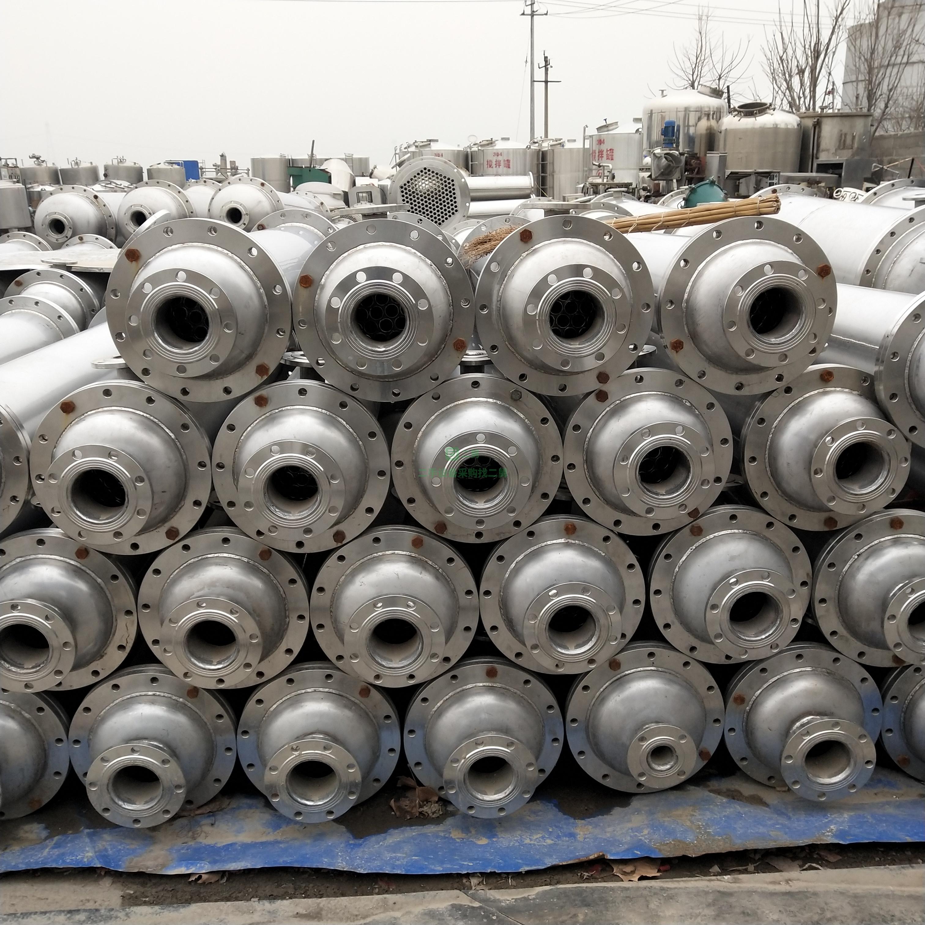 化工廠倒閉出售5---600平方不銹鋼列管冷凝器、烘箱