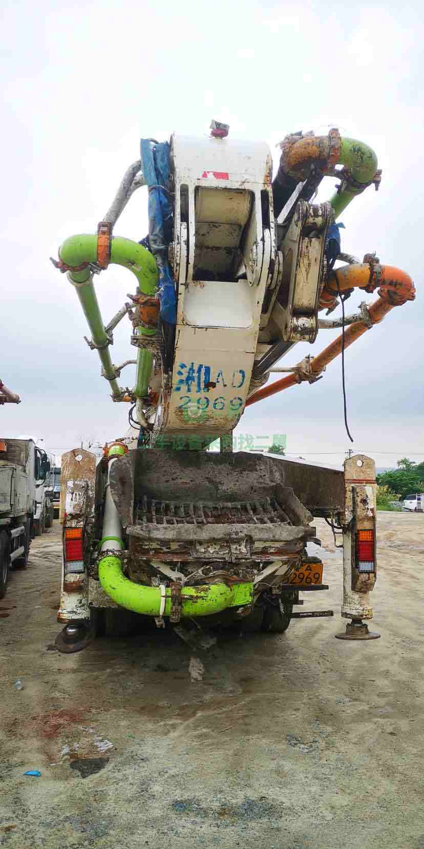 二手的中聯(lián)重科52米泵車低價(jià)出售
