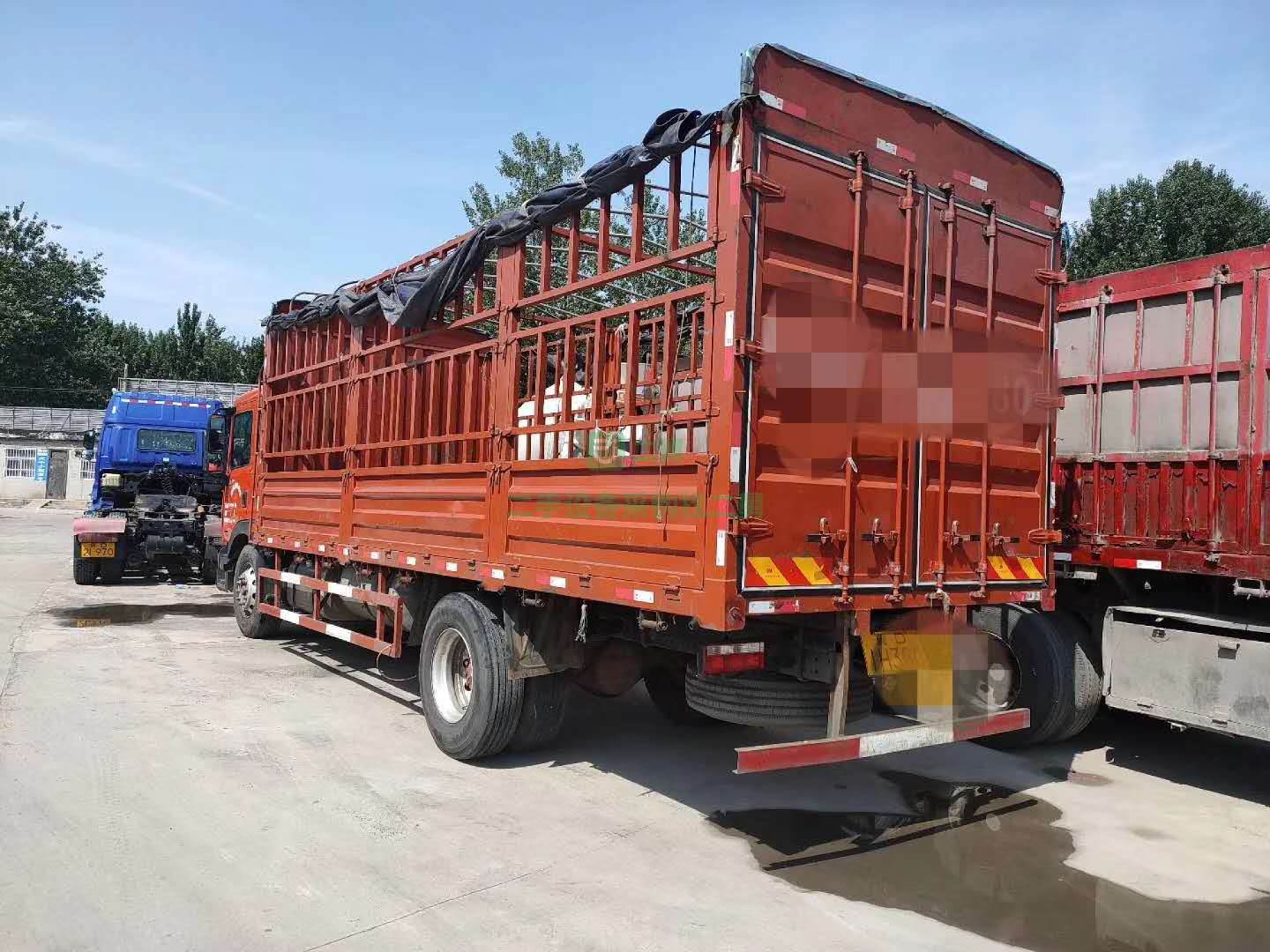 代朋友出售一年整全保險220馬力貨車
