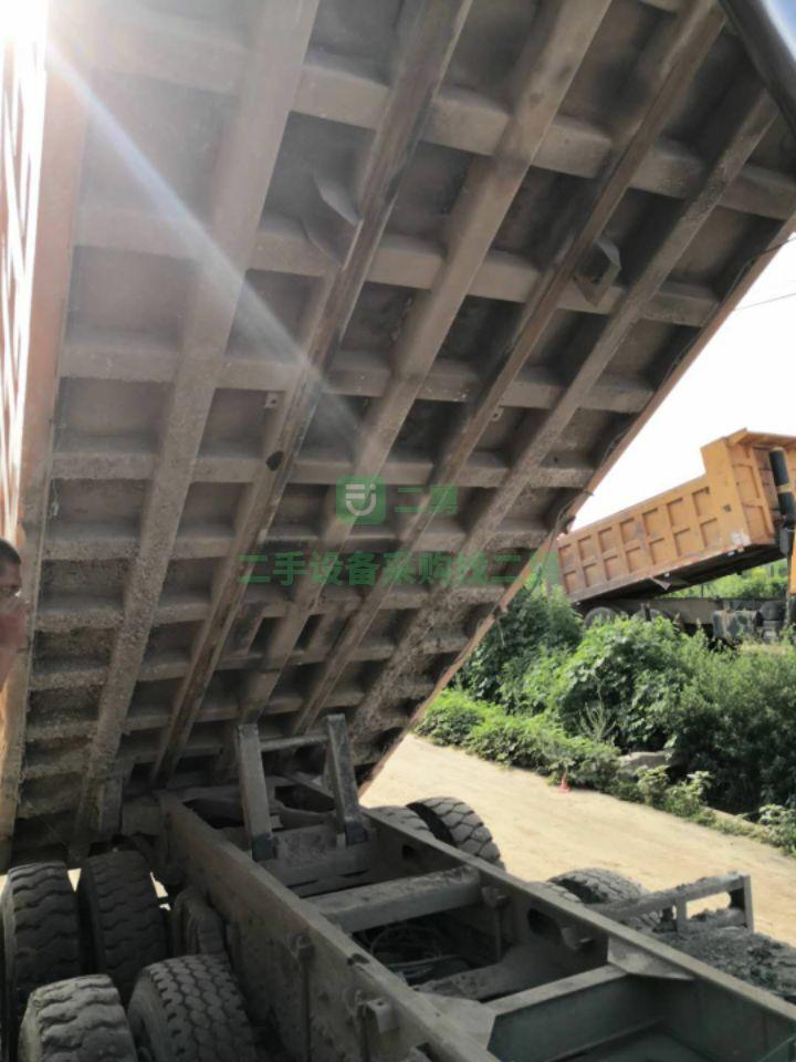 出售二手八成新的陜汽德龍380馬力土方車