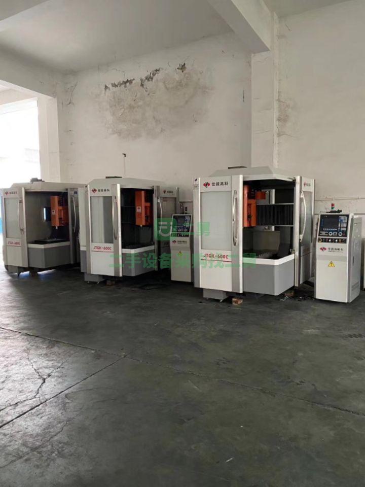 出售二手八成新的數控機床，現貨在位