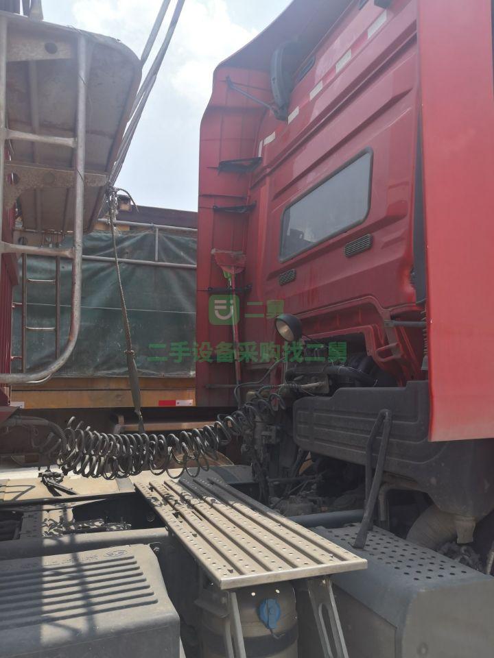 急售解放JH6國五一年內(nèi)的牽引車