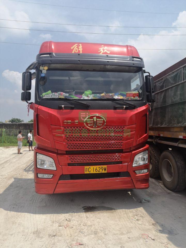 急售解放JH6國五一年內(nèi)的牽引車