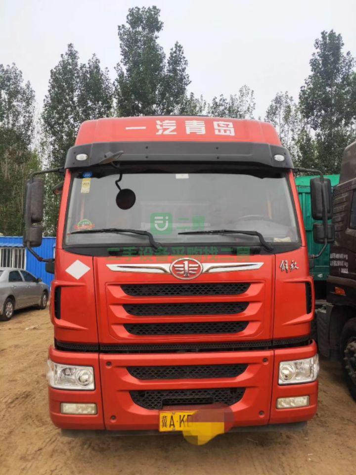 河北石家莊轉(zhuǎn)讓二手的八個(gè)月捍衛(wèi)天然氣牽引車帶全保險(xiǎn)