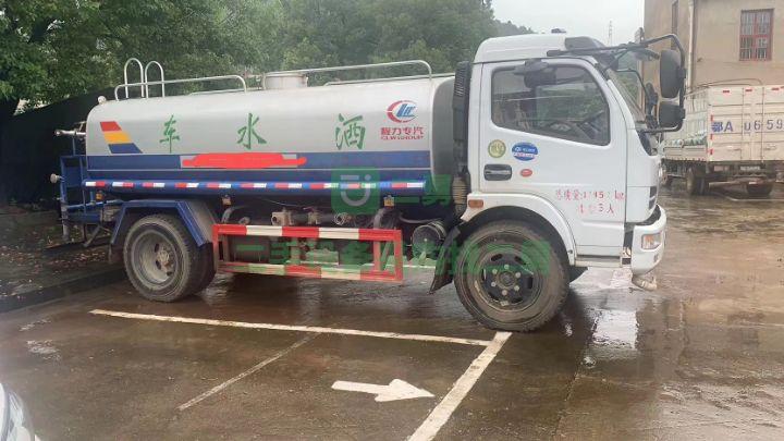 湖北隨州出售東風程力藍牌黃牌灑水車