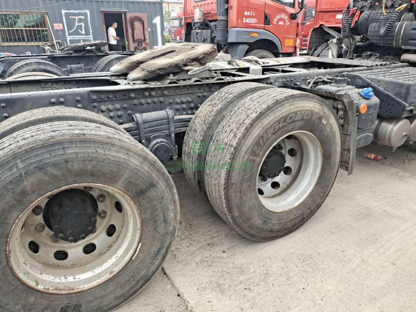 19年2月份解放JH6牽引車，國五排放，雙驅(qū)輕體，430馬力，濰柴動力