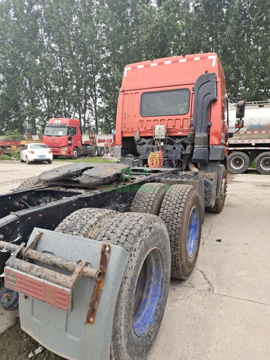 出售一汽解放悍V牽引車，375馬力，國五排放，雙驅輕體，濰柴動力