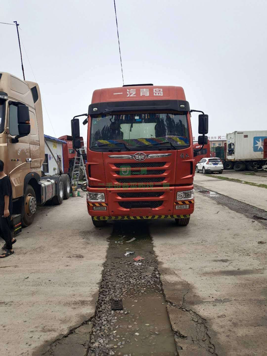 出售一汽解放悍V牽引車，375馬力，國五排放，雙驅輕體，濰柴動力