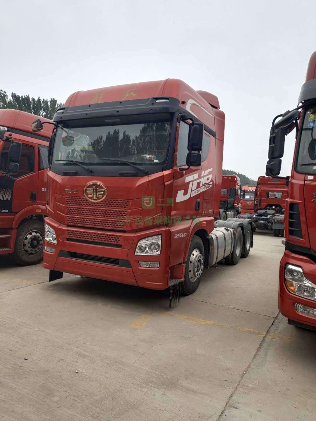 出售解放JH6牽引車，國(guó)五排放，雙驅(qū)輕體，550馬力，濰柴動(dòng)力