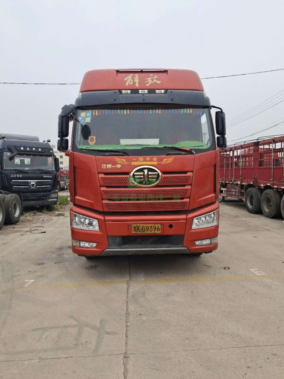出售解放J6P牽引車，國五排放，雙驅輕體，領航版460馬力