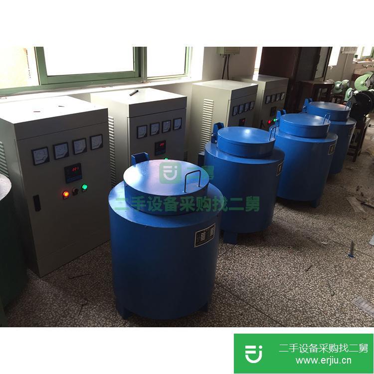 湖北武漢出售二手工業(yè)坩堝鹽浴爐