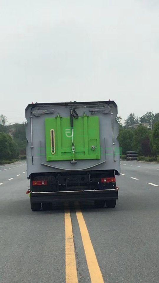 湖北隨州銷售東風(fēng)程力掃路車吸塵車