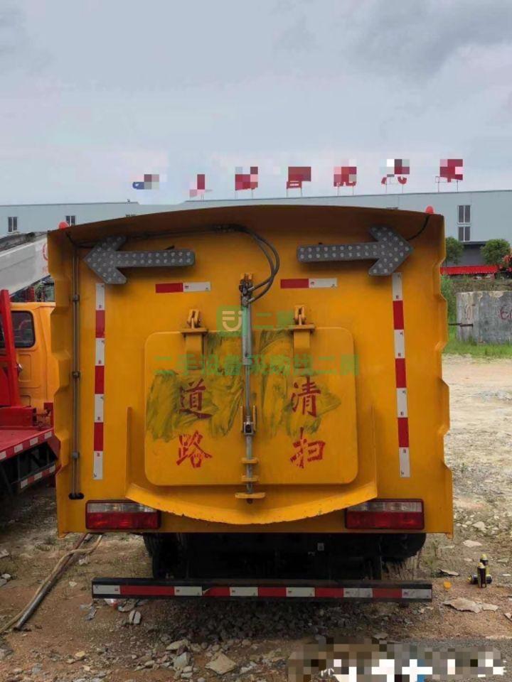 湖北隨州銷售東風(fēng)程力掃路車吸塵車