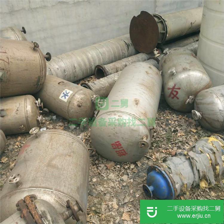 山東出售二手TH/世新不銹鋼高壓冷凝器