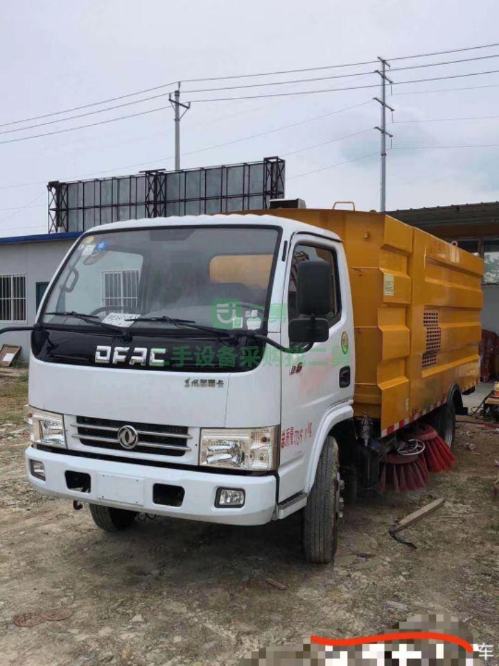 湖北隨州銷售東風(fēng)程力掃路車吸塵車