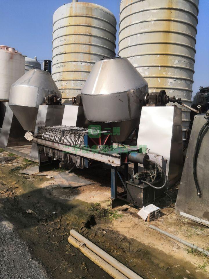 山東濟南的二手3000搪瓷雙錐干燥機，轉讓