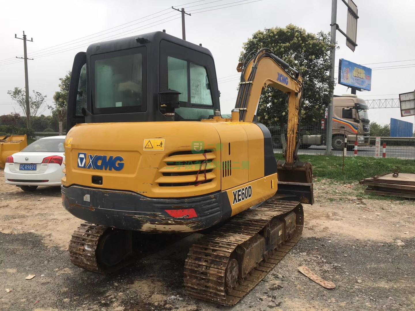 江蘇出售一臺17年8月的徐工小挖掘機，工作3千多小時