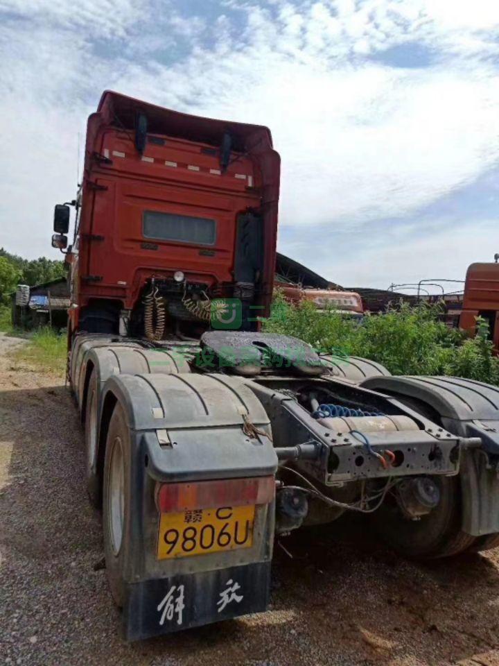 江西出售精品車，跑了13萬公里剛好一年，剛年審，JH6550帶液緩牽引車