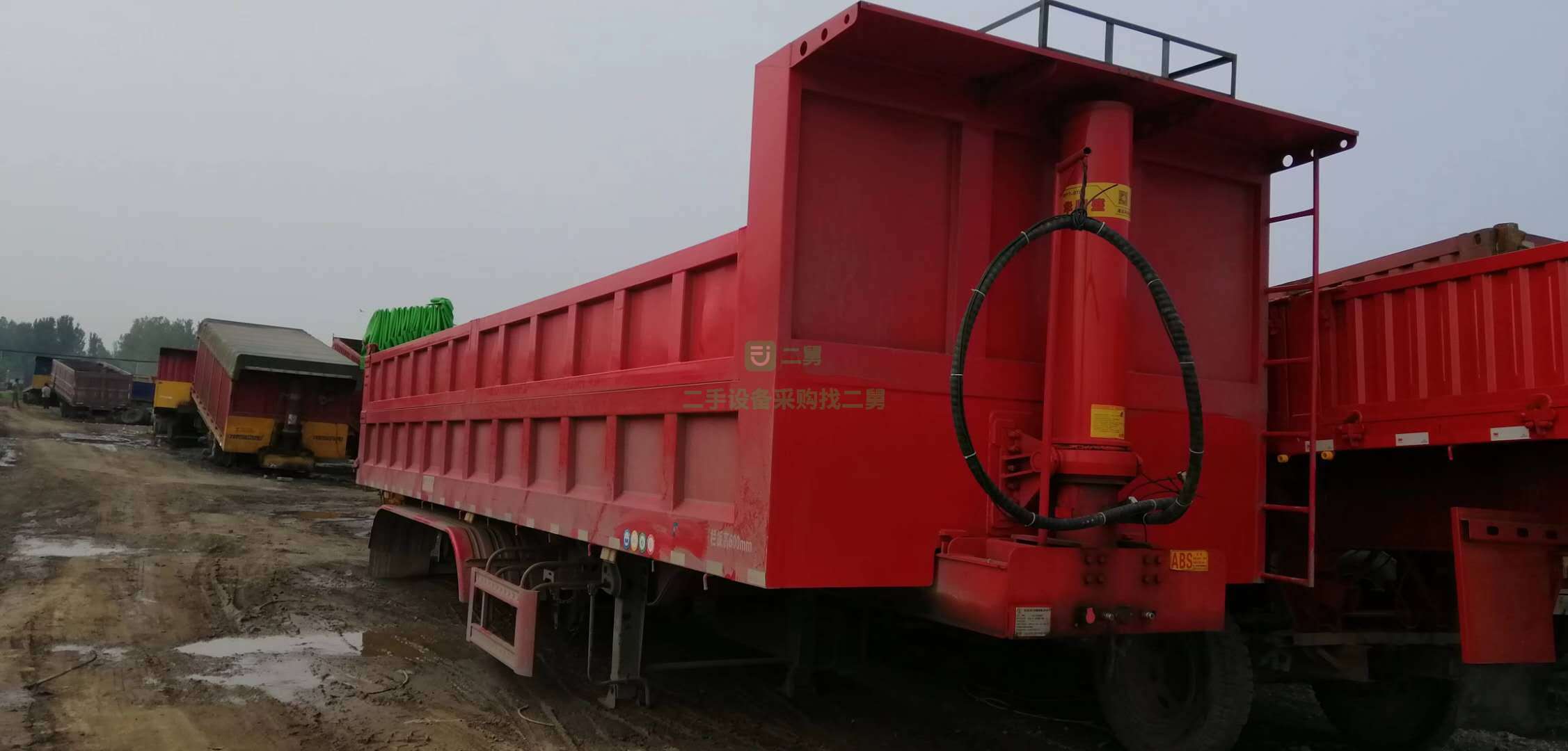 山東出售二手9米后翻半掛車 集裝箱后翻自卸車