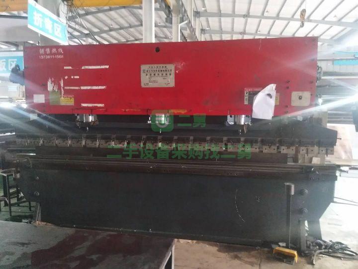 上海在位出售數(shù)控折彎機(jī)100t～4000三缸機(jī)