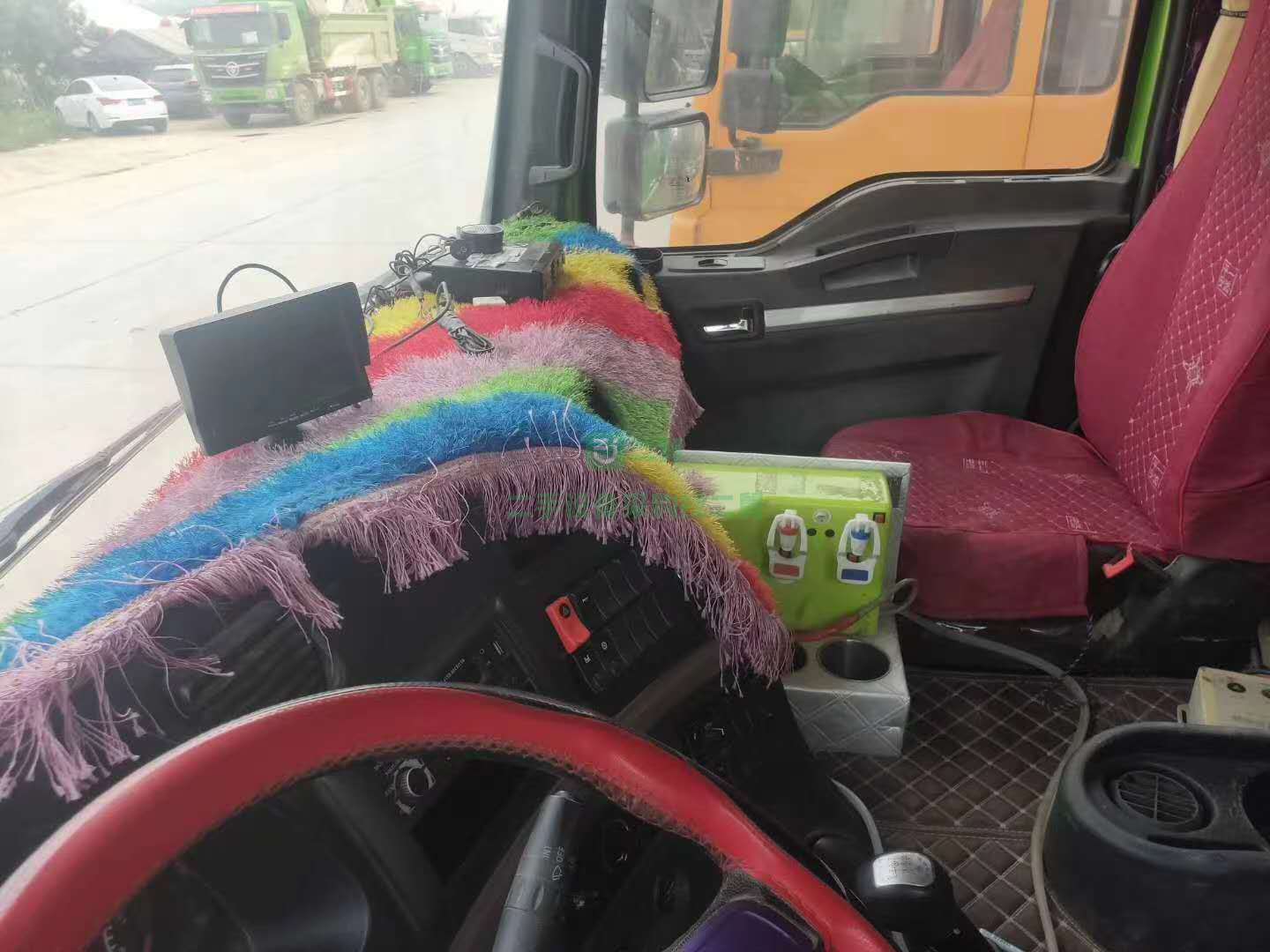 出售18年8月德龍自卸車，國五38O馬力，5.8米大箱，首付7萬