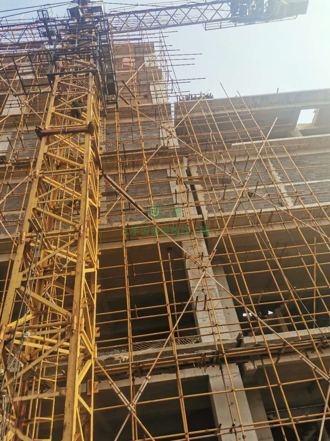 出售11年8月合力5010又回轉塔吊，主塔配件63的，主角160X16的