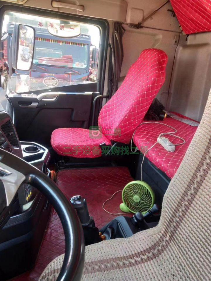 江西出售17年7月份上戶帶全年大保險(xiǎn)牽引車