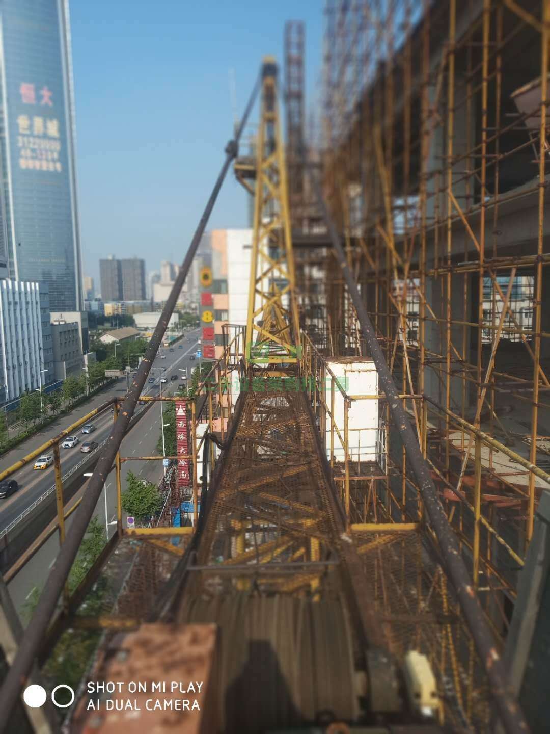 出售11年8月合力5010又回轉塔吊，主塔配件63的，主角160X16的