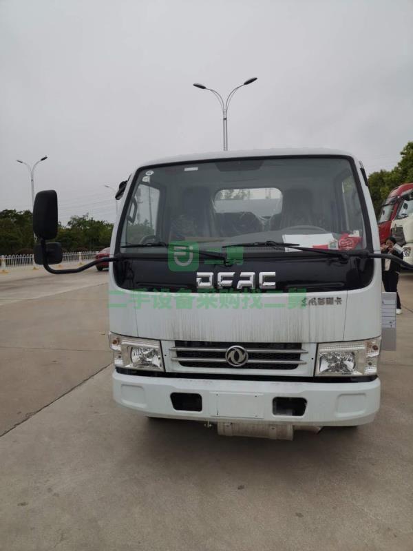 湖北隨州出售2噸藍(lán)牌油罐車C證可開