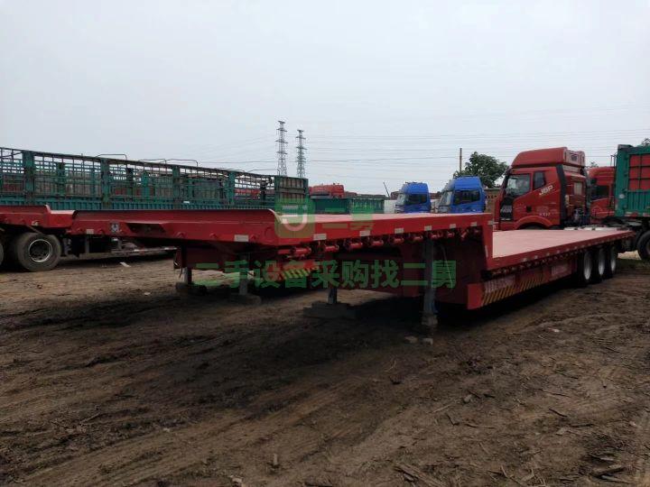 河北出售二手的13.75米長(zhǎng)，寬3米大板掛車
