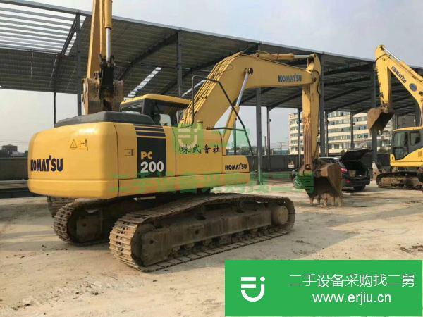 云南省出售二手小松200-7挖掘機