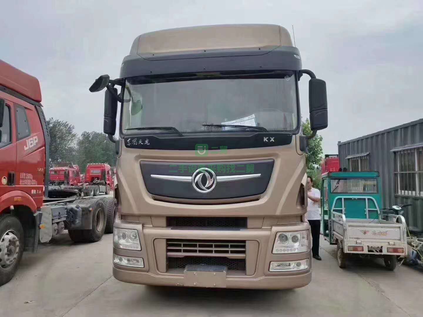 出售18年5月天龍旗艦牽引車 560馬力，國五雙驅輕體 ，輪胎9成新， 康明斯發動機