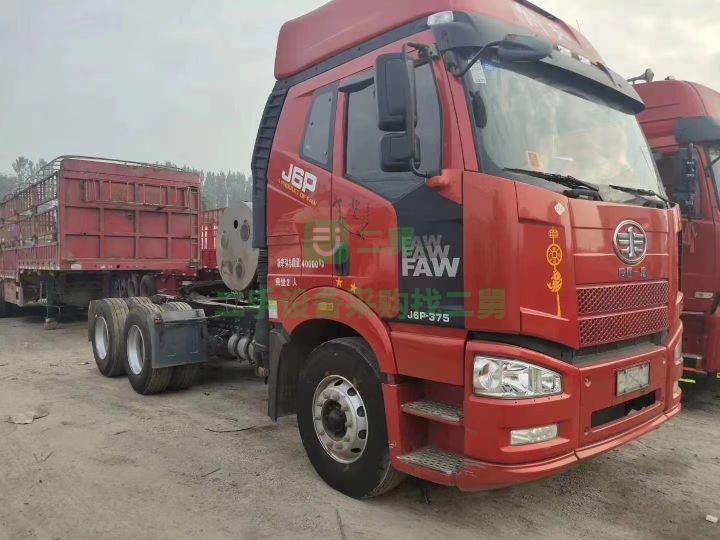 山東出售二手的一汽解放精品LNG燃氣牽引車