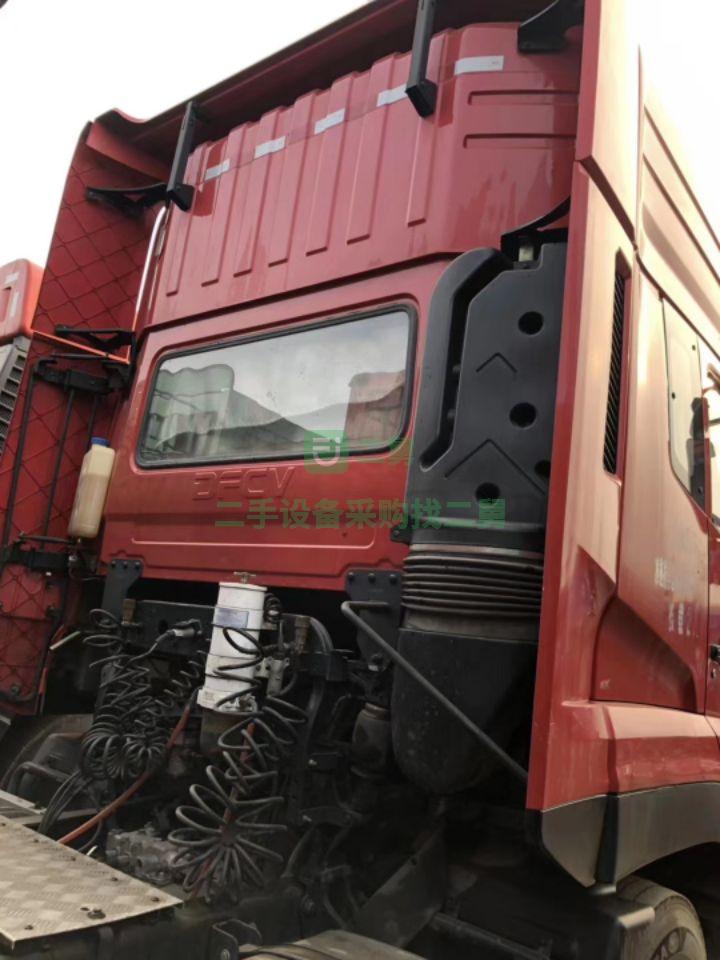 河北急售國五雙驅(qū)一年三個月天龍450，輕盈版牽引車