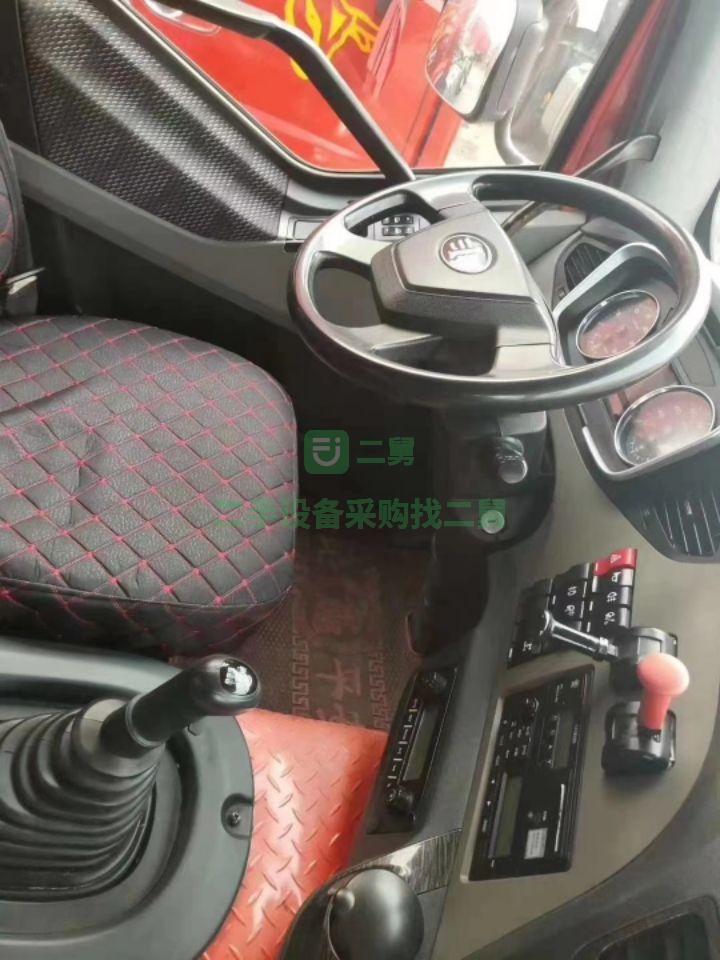 山東出售二手的一汽解放精品LNG燃氣牽引車