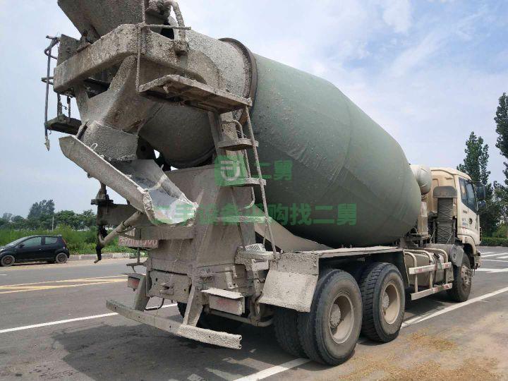 河南出售12年歐曼大12方攪拌車兩臺(tái)個(gè)人戶