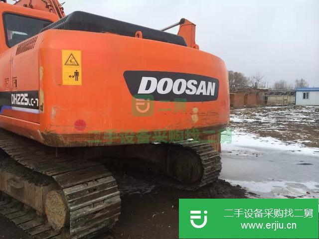 黑龍江出售二手斗山225-7挖掘機