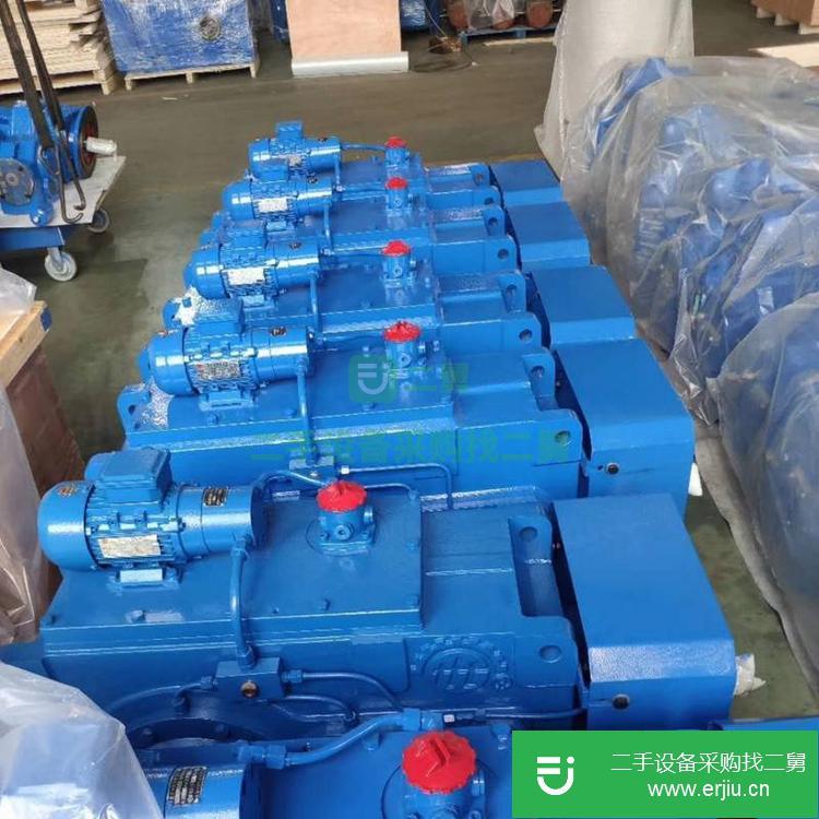 山東出售二手560斜齒輪減速機