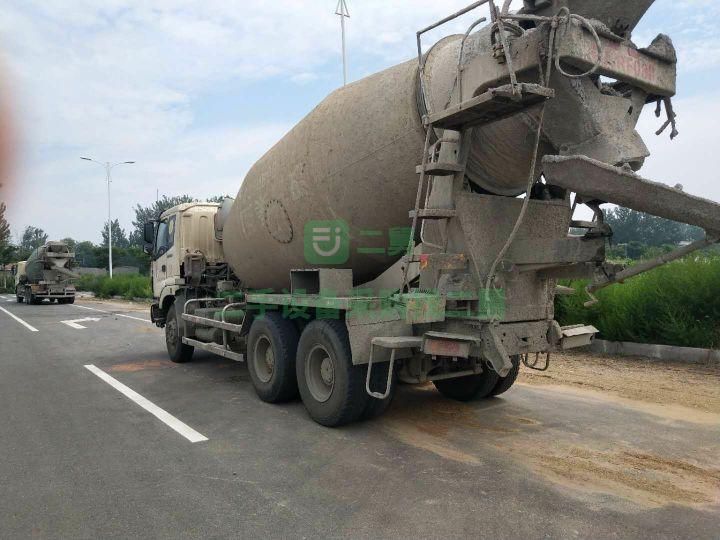 河南出售12年歐曼大12方攪拌車兩臺(tái)個(gè)人戶