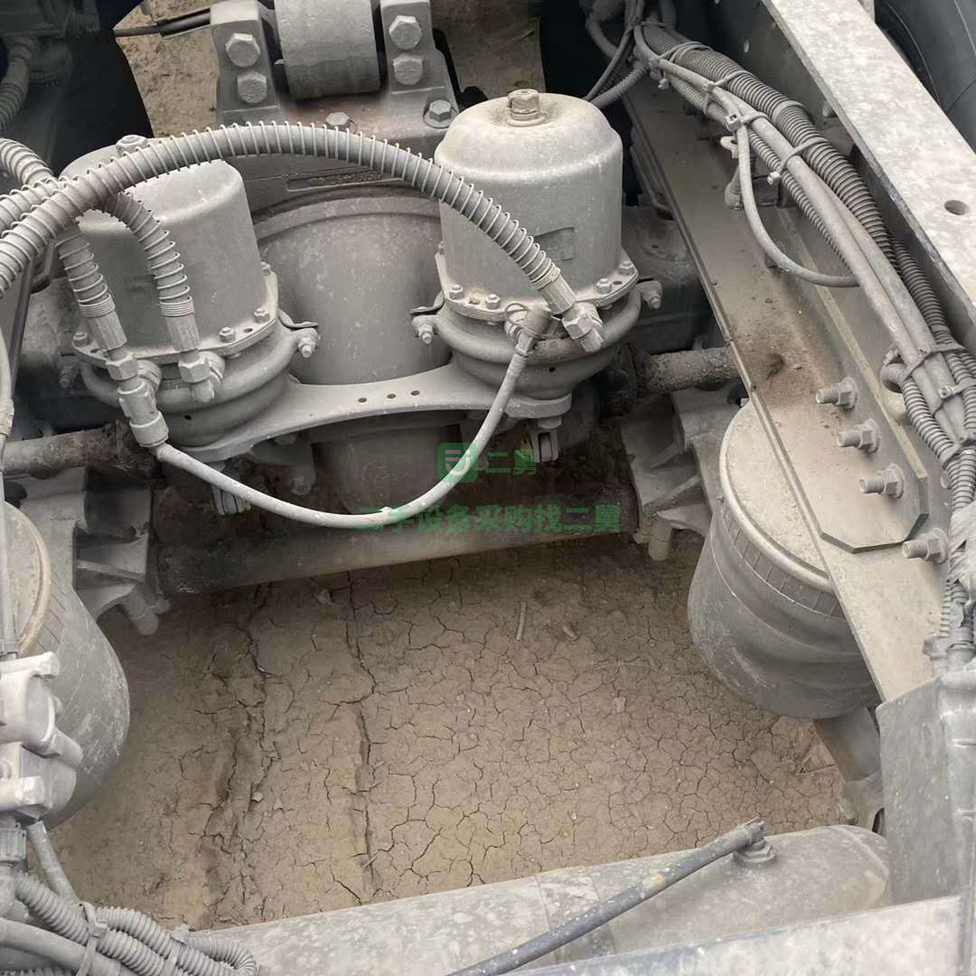 出售德龍x3000牽引車，440馬力，西康明斯發(fā)動(dòng)機(jī)，14檔伊頓變速箱，國五排放，首付7萬