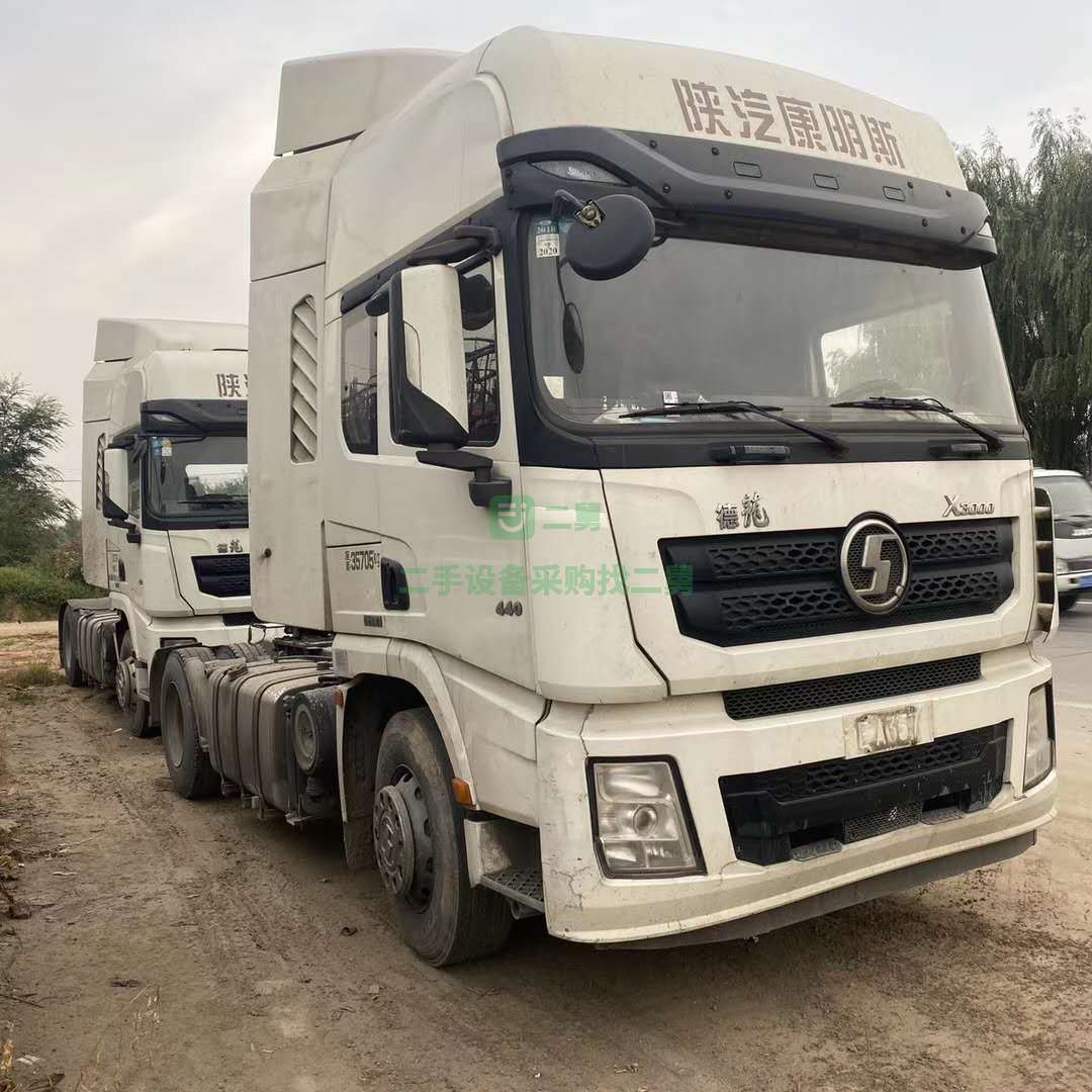 出售德龍x3000牽引車，440馬力，西康明斯發(fā)動(dòng)機(jī)，14檔伊頓變速箱，國五排放，首付7萬